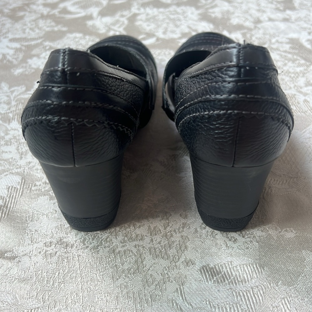 Naturalizer Shoes - Picture 4 of 8